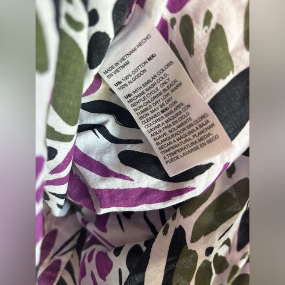 Chico’s Ruched Sleeve Tropical Floral Blouse in African Violet 2.5 14 - Picture 10 of 10